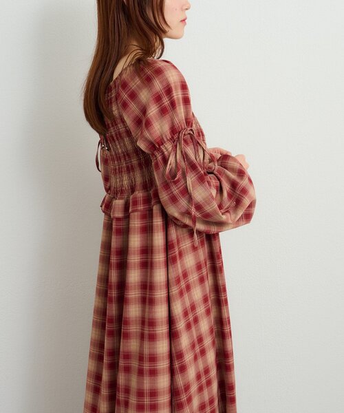 w closet（ダブルクローゼット）の「シャーリングチェックワンピース（ワンピース・レディース・ブルー/レッド・SMALL/MEDIUM）」の20枚目の写真