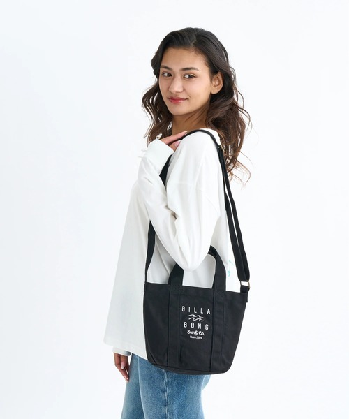 BILLABONG(ビラボン)の「BILLABONG レディース SHOULDER MINI TOTE B ショルダーバッグ 【2025年秋冬モデル】 @autumn /ビラボンロゴ刺繍2WAYミニトートバック(ショルダーバッグ・レディース・ブラウン/ブラック・FREE)」の1枚目の写真