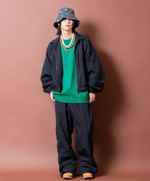 a.p.o.v.(エーピーオービー)の「a.p.o.v. カラーバリエーションオーバーサイズクルーネックニットセーター(ニット/セーター・メンズ・チャコール/ベージュ/ミント/ネイビー/パープル/イエロー/オレンジ/ホワイト/グリーン/ピンク/レッド/ブラック/ブルー・ONESIZE)」の19枚目の写真