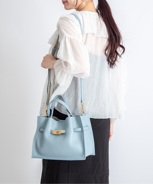 VIOLAd'ORO（ヴィオラドーロ）の「【VIOLAd'ORO/ヴィオラドーロ】イタリアンWフェイスレザー ハンドバッグ TRERO Mサイズ（ショルダーバッグ・レディース・ブラック/ベージュ系その他/ブラウン/グレー系その他/ブルーグレー・FREE）」の2枚目の写真