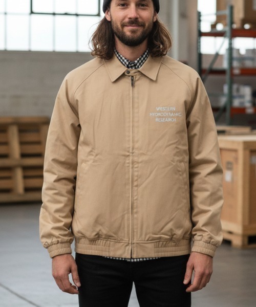 WESTERN HYDRODYNAMIC RESEARCH(ウェスタンハイドロダイナミックリサーチ)の「【Western Hydrodynamic Research/ウェスタン ハイドロダイナミック リサーチ】WORK JACKET ジャケット ブルゾン ワンポイント ブランドロゴ 刺繍(ブルゾン・メンズ・ブラック/ベージュ/ネイビー・MEDIUM/LARGE/X-LARGE)」の3枚目の写真