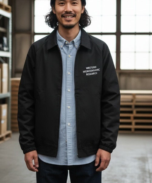 WESTERN HYDRODYNAMIC RESEARCH(ウェスタンハイドロダイナミックリサーチ)の「【Western Hydrodynamic Research/ウェスタン ハイドロダイナミック リサーチ】WORK JACKET ジャケット ブルゾン ワンポイント ブランドロゴ 刺繍(ブルゾン・メンズ・ブラック/ベージュ/ネイビー・MEDIUM/LARGE/X-LARGE)」の2枚目の写真