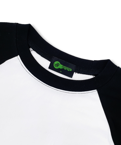 ESCAPEFROM(エスケープフロム)の「チャコールチームナンバー06プリントロングスリーブブラック(Tシャツ/カットソー・レディース・その他・MEDIUM/LARGE/SMALL)」の4枚目の写真