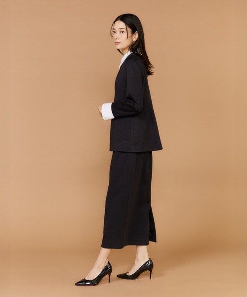 INED（イネド）の「ダンボールニット ペプラムブラウス【セットアップ対応】（シャツ/ブラウス・レディース・ネイビー・11号/9号/7号）」の4枚目の写真