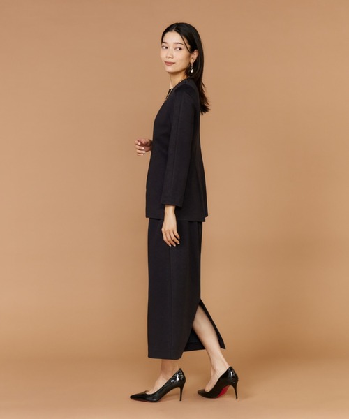 INED（イネド）の「ダンボールニット ペプラムブラウス【セットアップ対応】（シャツ/ブラウス・レディース・ネイビー・11号/9号/7号）」の8枚目の写真