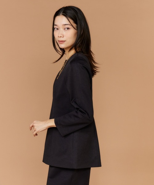 INED（イネド）の「ダンボールニット ペプラムブラウス【セットアップ対応】（シャツ/ブラウス・レディース・ネイビー・11号/9号/7号）」の18枚目の写真