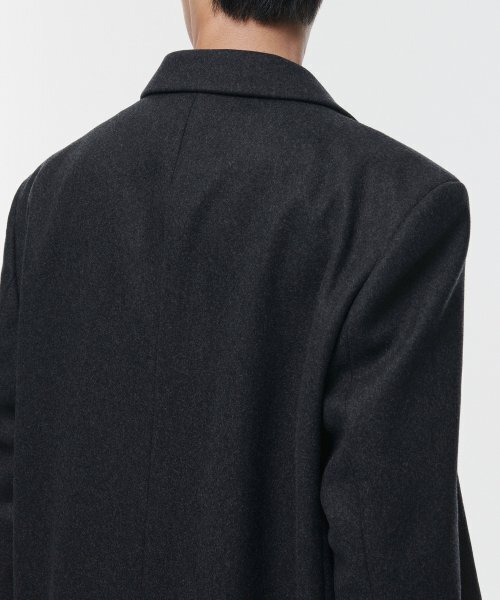 MUSINSA STANDARD(ムシンサスタンダード)の「MTRダディショルダーシングルロングコート【チャコールグレー】(チェスターコート・メンズ・その他・MEDIUM/X-LARGE/XX-LARGE)」の6枚目の写真