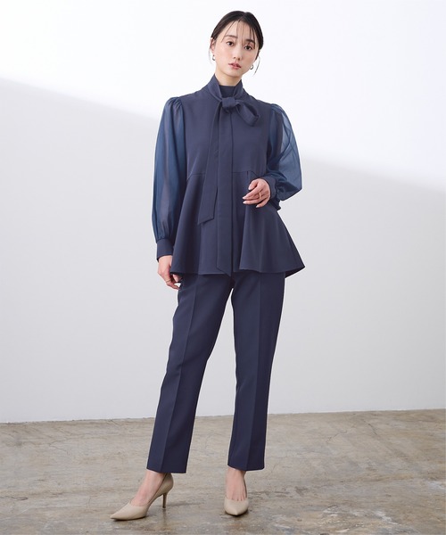UR'S(ユアーズ)の「シアースリーブペプラムトップス×パンツ/セットアップ(セットアップ・レディース・ピンクベージュ/ブラック/ネイビー・M/S/L)」の1枚目の写真