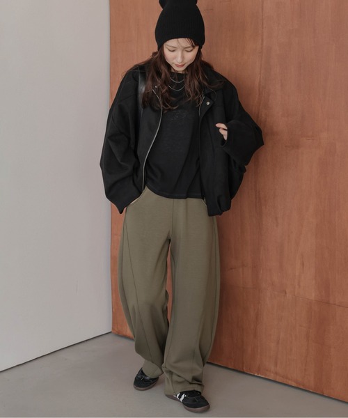 AMELY(エミリー)の「裏起毛 パネルライン フリース カーブパンツ(スウェットパンツ・レディース・カーキ/ブラック/グレー/ベージュ/モカ・フリー)」の6枚目の写真