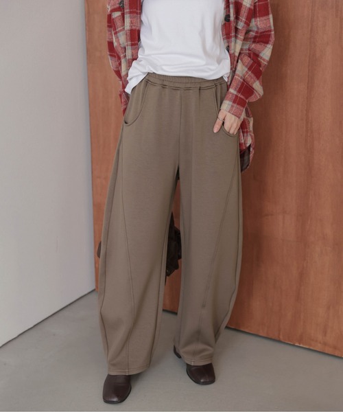 AMELY(エミリー)の「裏起毛 パネルライン フリース カーブパンツ(スウェットパンツ・レディース・カーキ/ブラック/グレー/ベージュ/モカ・フリー)」の15枚目の写真