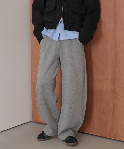 AMELY(エミリー)の「裏起毛 パネルライン フリース カーブパンツ(スウェットパンツ・レディース・カーキ/ブラック/グレー/ベージュ/モカ・フリー)」の11枚目の写真