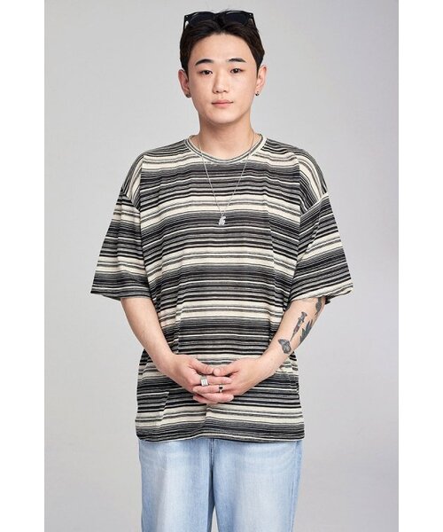 APOSTROPHE COMMA(アポストロフィコンマ)の「サマー ストライプ リネン 半袖Tシャツ (ブラック)(Tシャツ/カットソー・メンズ・ブラック・FREE)」の4枚目の写真