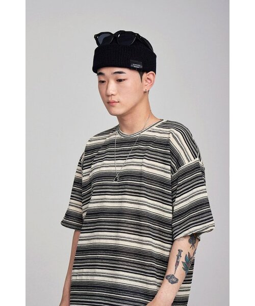 APOSTROPHE COMMA(アポストロフィコンマ)の「サマー ストライプ リネン 半袖Tシャツ (ブラック)(Tシャツ/カットソー・メンズ・ブラック・FREE)」の8枚目の写真