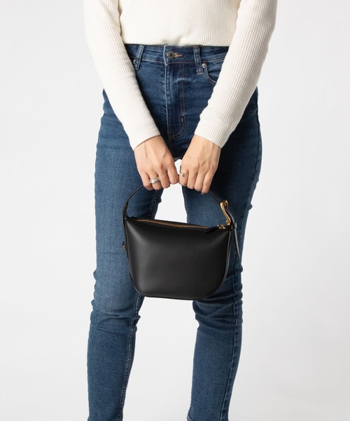 J&M Davidson（ジェイアンドエムデヴィッドソン）の「J&M DAVIDSON ZIP QUIVER ジェイアンドエムデヴィッドソン ジップ クリバー  ショルダーバッグ（ショルダーバッグ・レディース・ブラック・FREE）」の5枚目の写真