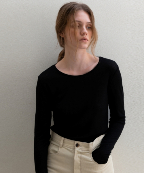 UNNOUT(アナウト)の「SOFT WOOL JERSEY T-SHIRT BLACK(Tシャツ/カットソー・レディース・その他・FREE)」の1枚目の写真