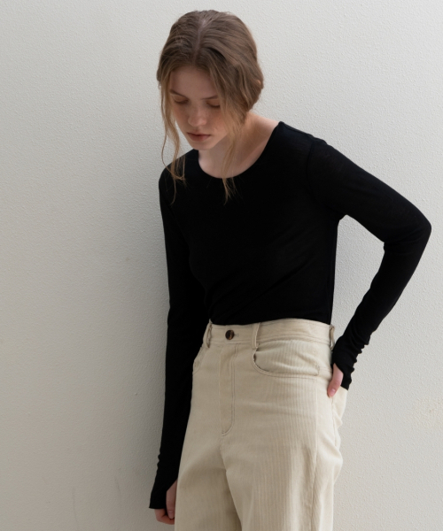 UNNOUT(アナウト)の「SOFT WOOL JERSEY T-SHIRT BLACK(Tシャツ/カットソー・レディース・その他・FREE)」の3枚目の写真