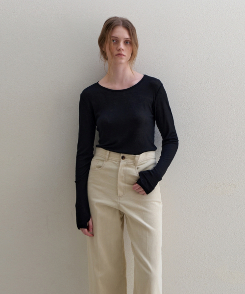 UNNOUT(アナウト)の「SOFT WOOL JERSEY T-SHIRT BLACK(Tシャツ/カットソー・レディース・その他・FREE)」の4枚目の写真
