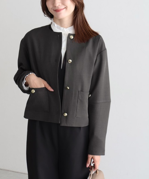 Pierrot（ピエロ）の「ゴールドボタンノーカラージャケット（ノーカラージャケット・レディース・ネイビー/チャコール・M/L）」の19枚目の写真
