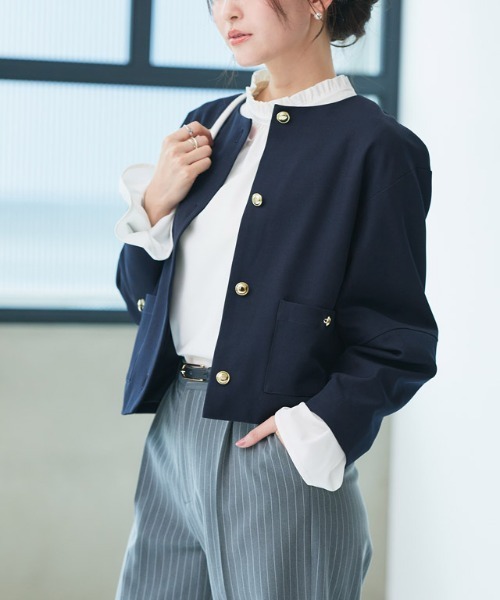 Pierrot（ピエロ）の「ゴールドボタンノーカラージャケット（ノーカラージャケット・レディース・ネイビー/チャコール・M/L）」の8枚目の写真