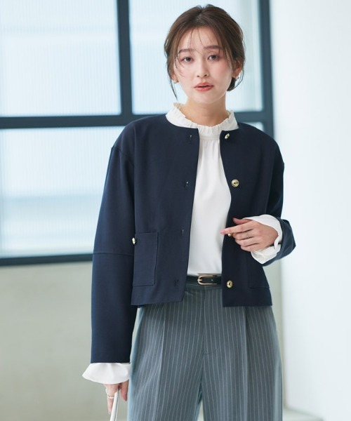 Pierrot（ピエロ）の「ゴールドボタンノーカラージャケット（ノーカラージャケット・レディース・ネイビー/チャコール・M/L）」の9枚目の写真