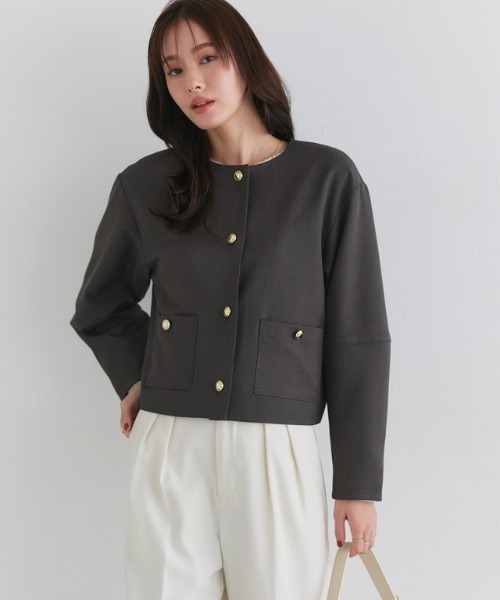 Pierrot（ピエロ）の「ゴールドボタンノーカラージャケット（ノーカラージャケット・レディース・ネイビー/チャコール・M/L）」の13枚目の写真