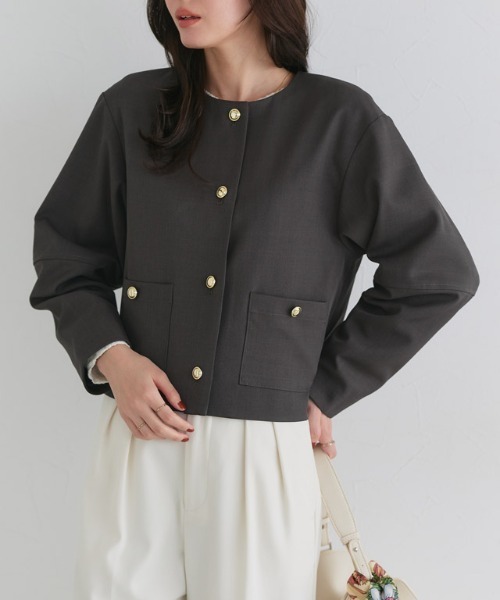 Pierrot（ピエロ）の「ゴールドボタンノーカラージャケット（ノーカラージャケット・レディース・ネイビー/チャコール・M/L）」の14枚目の写真