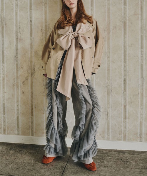 LA BELLE ETUDE（ラベルエチュード）の「カーブスリーブボウタイリボンショートトレンチ（トレンチコート・レディース・ベージュ/ブラック/ライトベージュ・FREE）」の12枚目の写真