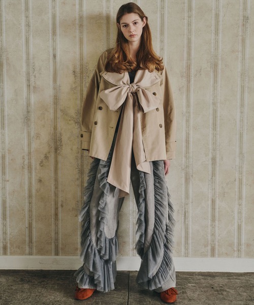 LA BELLE ETUDE（ラベルエチュード）の「カーブスリーブボウタイリボンショートトレンチ（トレンチコート・レディース・ベージュ/ブラック/ライトベージュ・FREE）」の14枚目の写真