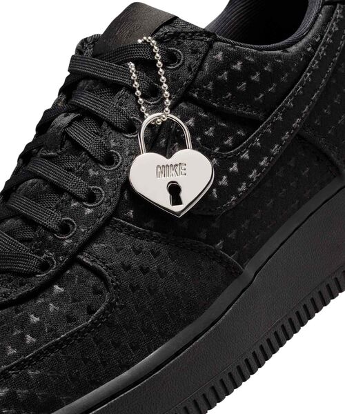 エア フォース 1 '07 SE 'Valentine's Day' ウィメンズシューズ / Air