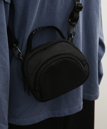 AROUND TO B（アラウンドトゥビー）の「ピークバック ブラック（メッセンジャーバッグ）」