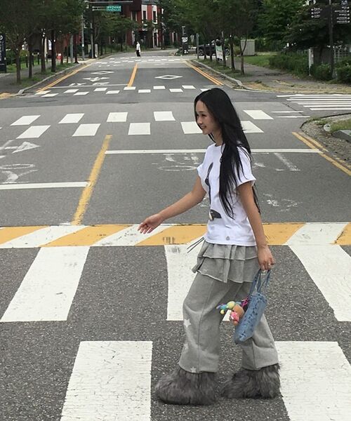 AMESWORLDWIDE（アメスワールドワイド）の「FRILL LAYERED SWEAT PANTS GREY（スウェットパンツ・レディース・その他・FREE）」の13枚目の写真