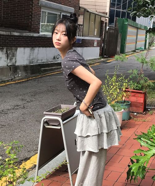 AMESWORLDWIDE（アメスワールドワイド）の「FRILL LAYERED SWEAT PANTS GREY（スウェットパンツ・レディース・その他・FREE）」の14枚目の写真