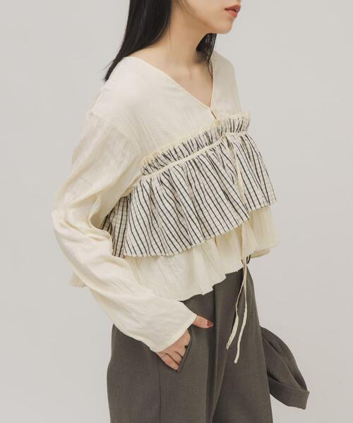 KBF（ケイビーエフ）の「フリルレイヤードブラウス（シャツ/ブラウス・レディース・ブラック/アイボリー/ネイビー・ONE）」の6枚目の写真