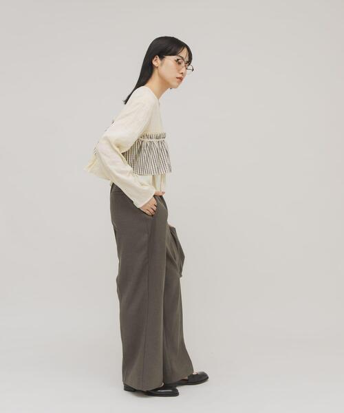 KBF（ケイビーエフ）の「フリルレイヤードブラウス（シャツ/ブラウス・レディース・ブラック/アイボリー/ネイビー・ONE）」の8枚目の写真