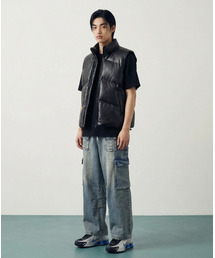 APOSTROPHE COMMA（アポストロフィコンマ）の「グロッシーレザーダウンベスト_ブラック（ダウンベスト）」