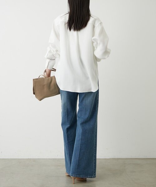 LOUNGEDRESS（ラウンジドレス）の「ライトデニムボウタイブラウス（シャツ/ブラウス・レディース・ブルー/オフホワイト・FREE）」の8枚目の写真