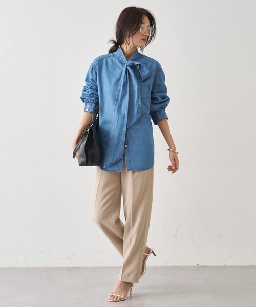 LOUNGEDRESS（ラウンジドレス）の「ライトデニムボウタイブラウス（シャツ/ブラウス・レディース・ブルー/オフホワイト・FREE）」の14枚目の写真