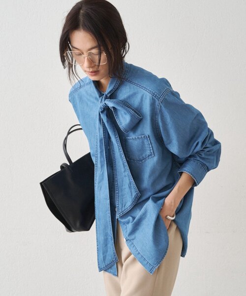 LOUNGEDRESS（ラウンジドレス）の「ライトデニムボウタイブラウス（シャツ/ブラウス・レディース・ブルー/オフホワイト・FREE）」の20枚目の写真