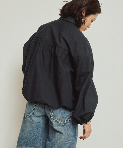 VERMEIL par iena(ヴェルメイユパーイエナ)の「Drawstring シャツ(シャツ/ブラウス・レディース・ホワイト/ネイビー・FREE)」の7枚目の写真