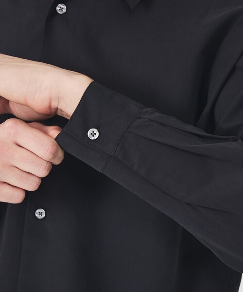 ABAHOUSE GRAY（アバハウスグレイ）の「【リラックスフィット】ピーチサテン レギュラーカラーシャツ（シャツ/ブラウス・メンズ・ブラック/モカ/グレイッシュベージュ/イエロー/グレイッシュブルー・50/48/46）」の6枚目の写真