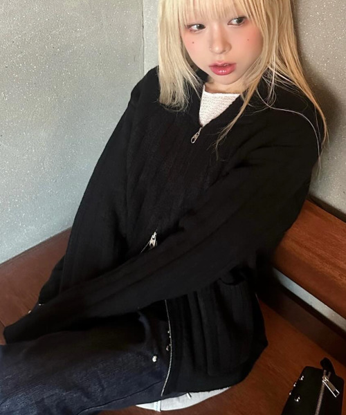 IDWS(アイドンワナセル)の「Wave Line Boucle Collar Knit Black(カーディガン/ボレロ・レディース・その他・0/2)」の3枚目の写真