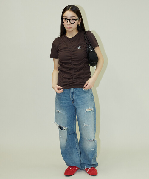 UMBRO(アンブロ)の「UMBRO × PUBLUX/アンブロ 別注 ワンポイント 刺繍 ギャザー Tシャツ 限定展開(Tシャツ/カットソー・レディース・イエロー/ネイビー/ブラウン・フリ-)」の9枚目の写真