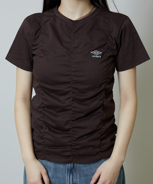 UMBRO(アンブロ)の「UMBRO × PUBLUX/アンブロ 別注 ワンポイント 刺繍 ギャザー Tシャツ 限定展開(Tシャツ/カットソー・レディース・イエロー/ネイビー/ブラウン・フリ-)」の13枚目の写真
