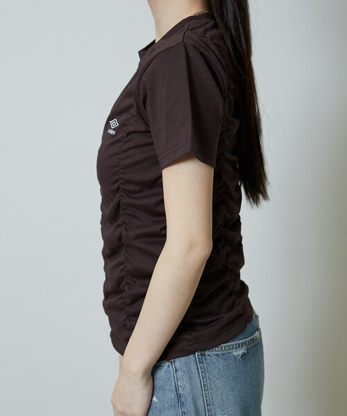 UMBRO(アンブロ)の「UMBRO × PUBLUX/アンブロ 別注 ワンポイント 刺繍 ギャザー Tシャツ 限定展開(Tシャツ/カットソー・レディース・イエロー/ネイビー/ブラウン・フリ-)」の14枚目の写真