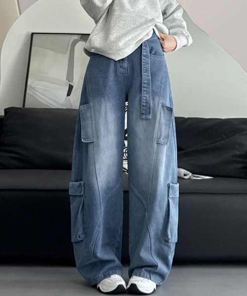 ReRe(リリ)の「カーゴデザインワイドデニムパンツ(デニムパンツ・レディース・ブラック/ブルー・X-LARGE/LARGE/MEDIUM/SMALL)」の2枚目の写真