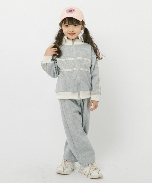 URBAN CHERRY(アーバンチェリー)の「【2点セット】バイカラーフロントリボンデザインジップトップス+ストレートパンツ(パーカー・キッズ・ブラック/グレー・150cm/140cm/130cm/120cm/110cm)」の10枚目の写真