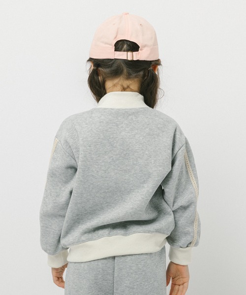 URBAN CHERRY(アーバンチェリー)の「【2点セット】バイカラーフロントリボンデザインジップトップス+ストレートパンツ(パーカー・キッズ・ブラック/グレー・150cm/140cm/130cm/120cm/110cm)」の4枚目の写真