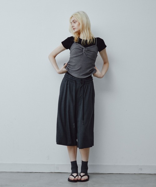 ANF.MUU(アンフムー)の「フロントツイストキャミ/ビスチェ(キャミソール・レディース・グレー/ブラック/アイボリー・FREE)」の14枚目の写真