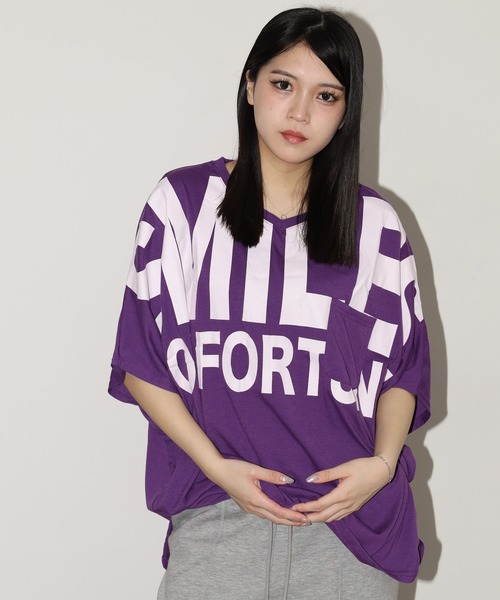 FUNALIVE(ファンアライブ)の「前後ロゴVネックオーバーサイズT 半端袖(Tシャツ/カットソー・レディース・パープル/ホワイト/ブラック・L)」の3枚目の写真