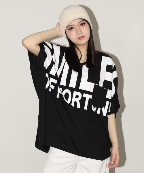 FUNALIVE(ファンアライブ)の「前後ロゴVネックオーバーサイズT 半端袖(Tシャツ/カットソー・レディース・パープル/ホワイト/ブラック・L)」の2枚目の写真